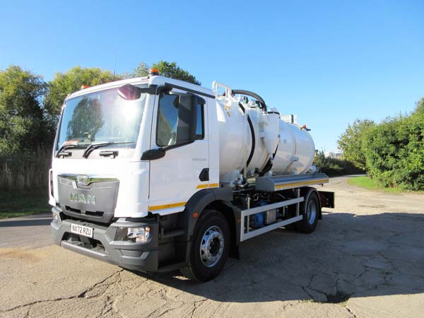 REF 35 - New 2022 MAN 2000 gallon vacuum tanker for sale 